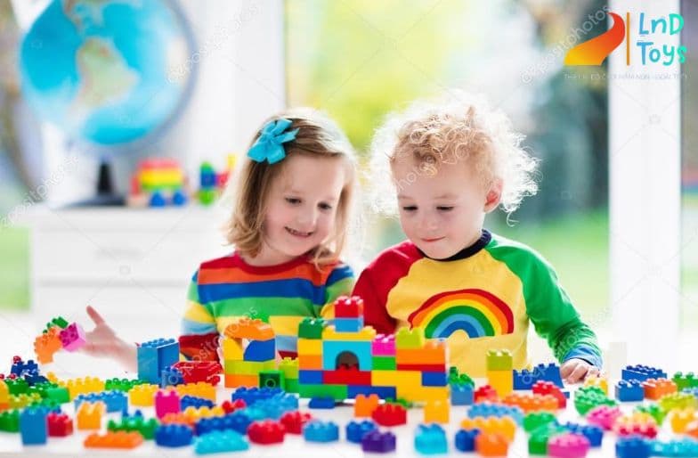 vi-sao-do-choi-xay-dung-xep-hinh-lap-ghep-giup-tre-thong-minh-hon