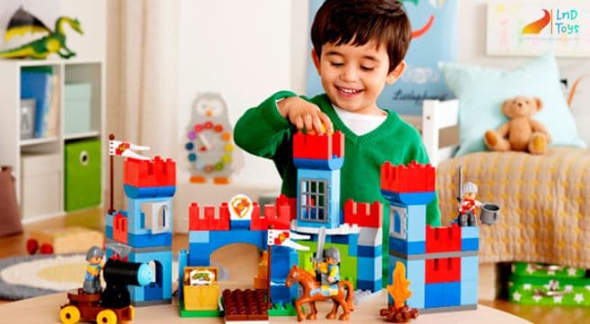 be-hoc-duoc-dieu-gi-tu-viec-choi-tro-lap-rap-theo-huong-dan